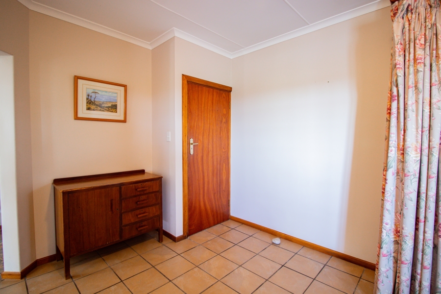 3 Bedroom Property for Sale in Middedorp Western Cape